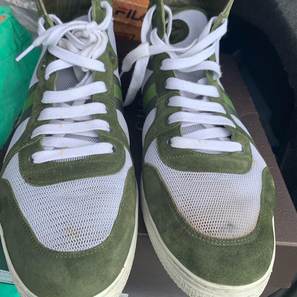 Mens tennis shoe
